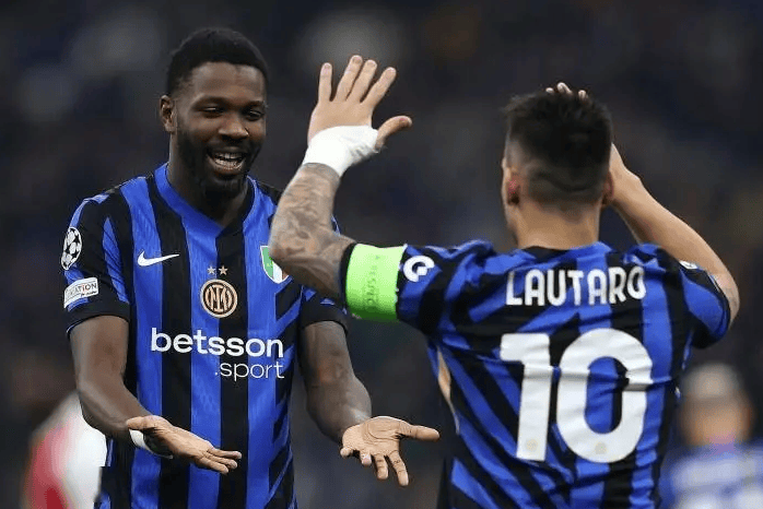 手凭借最后 手凭借最后