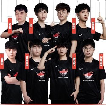 足球舞台上 足球舞台上