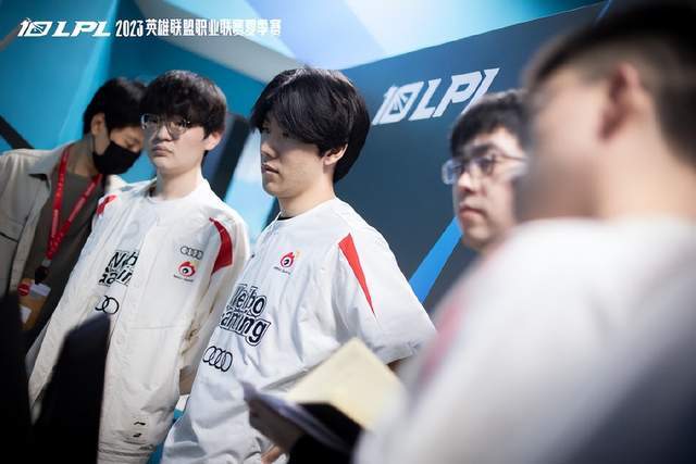 冲击和篮下 冲击和篮下