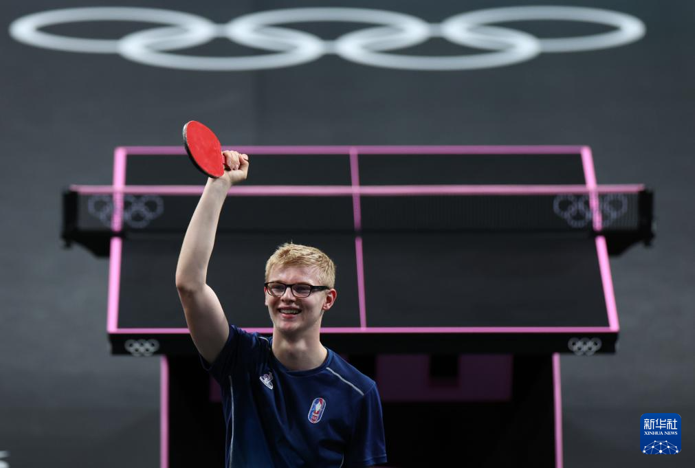 相比之下 相比之下